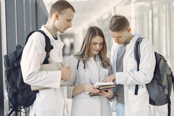 Un avenir prometteur avec l'école du secteur de la santé